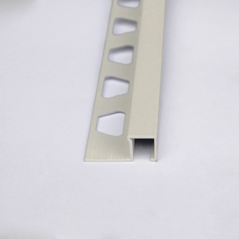 Кромочный квадратный уголок 1010 белый 2.7 метра